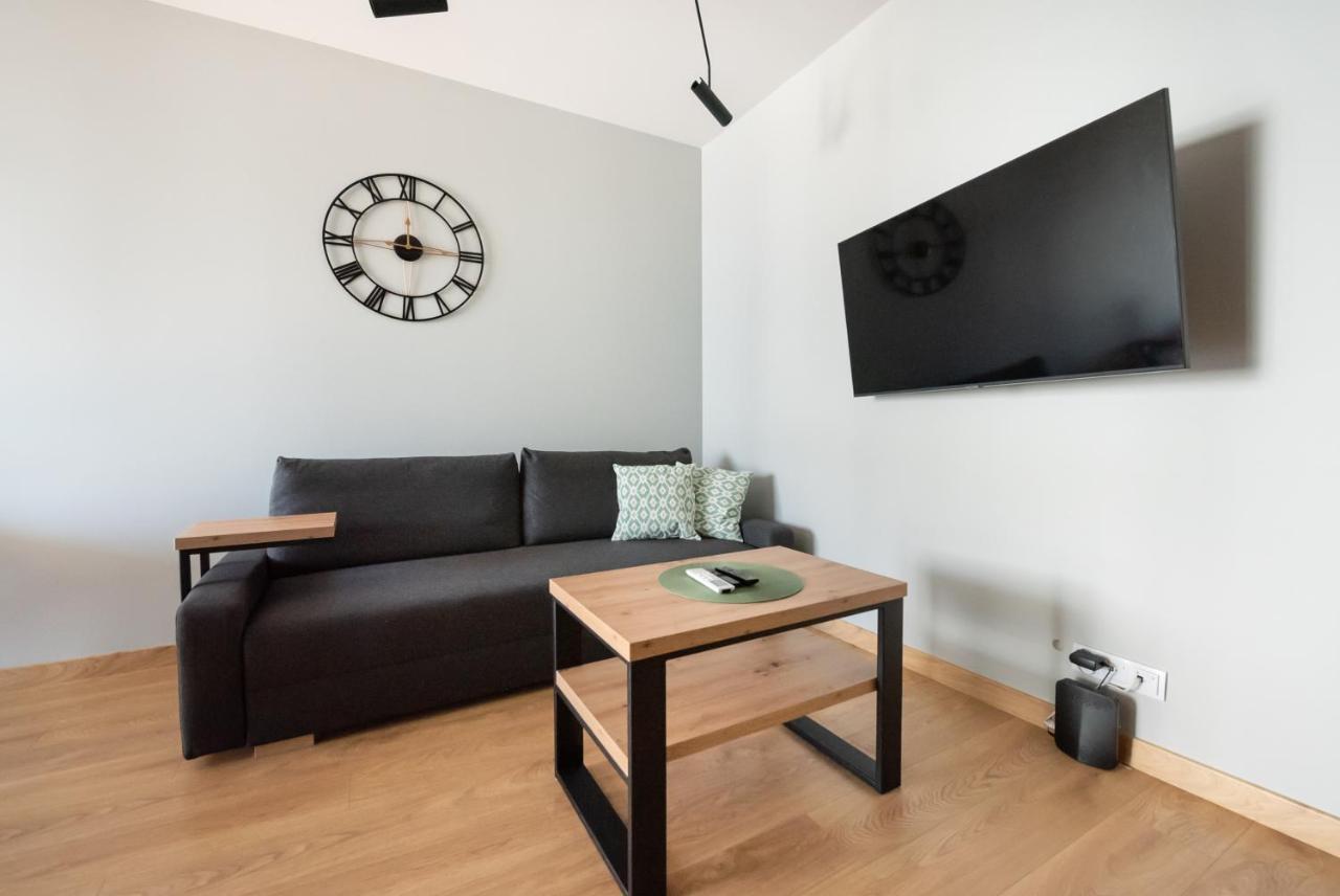 Wola Skwer Happy Apartment Varşovia Exterior foto