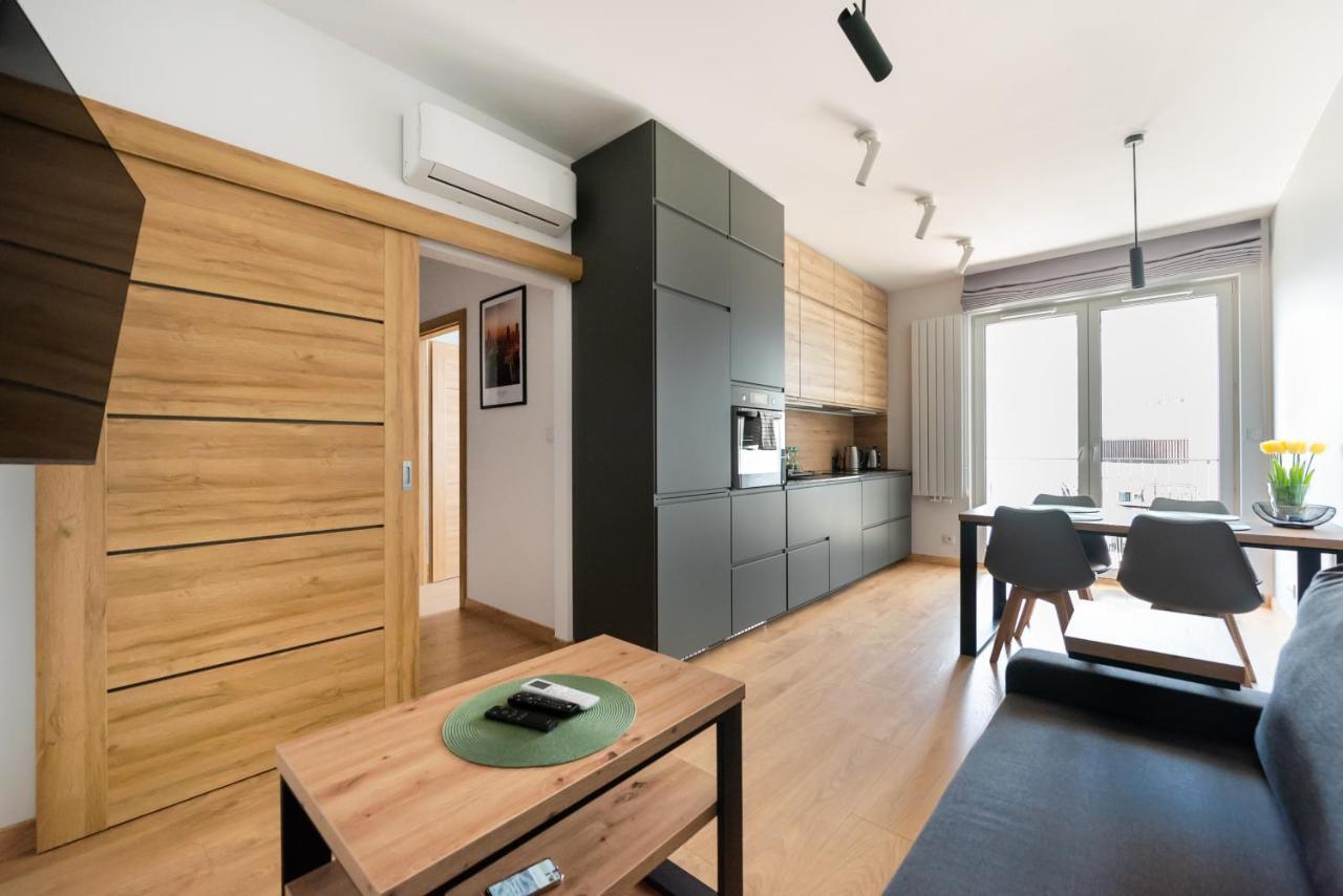 Wola Skwer Happy Apartment Varşovia Exterior foto