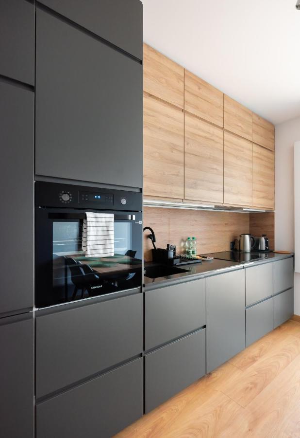 Wola Skwer Happy Apartment Varşovia Exterior foto